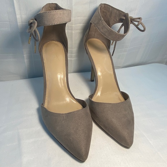 Forever 21 Shoes - Forever 21 Women's tan suede pumps heels with ankle strap lace tie size 9